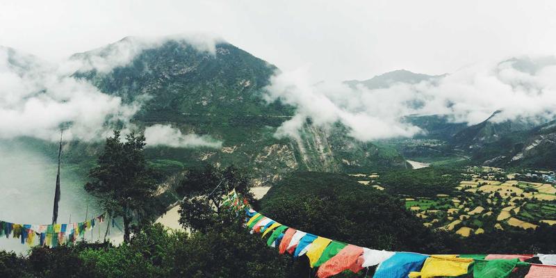 多空对冲策略实战指南：构建智能股票选择器，同步捕捉强势股与弱势股