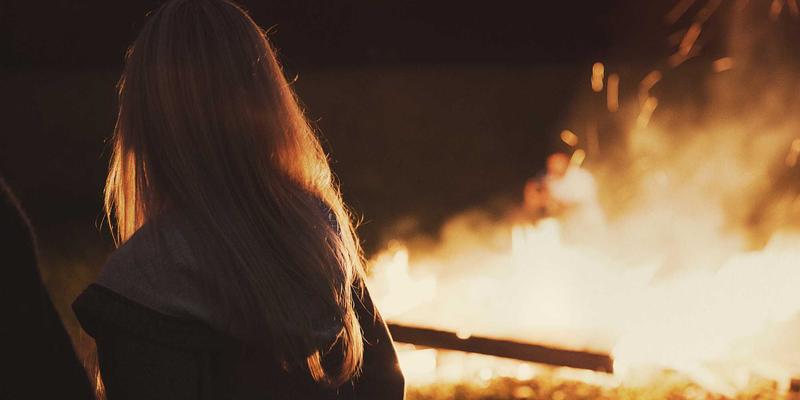 宏观经济敏感型股票筛选：如何利用选股工具根据利率与通胀预期调整分析参数