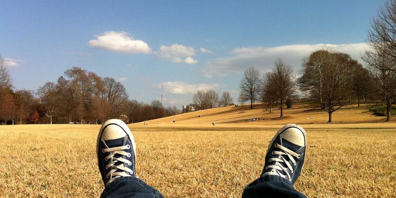 构建智能选股工具：如何利用头肩底、杯柄形态等经典技术形态实现自动化股票筛选